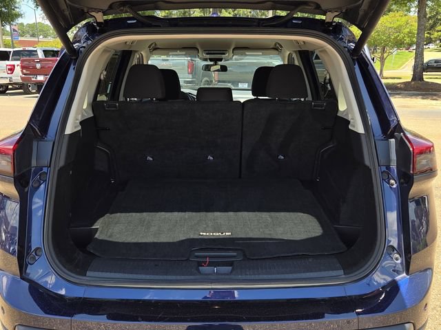 Used 2025 Nissan Rogue SV FWD image 24