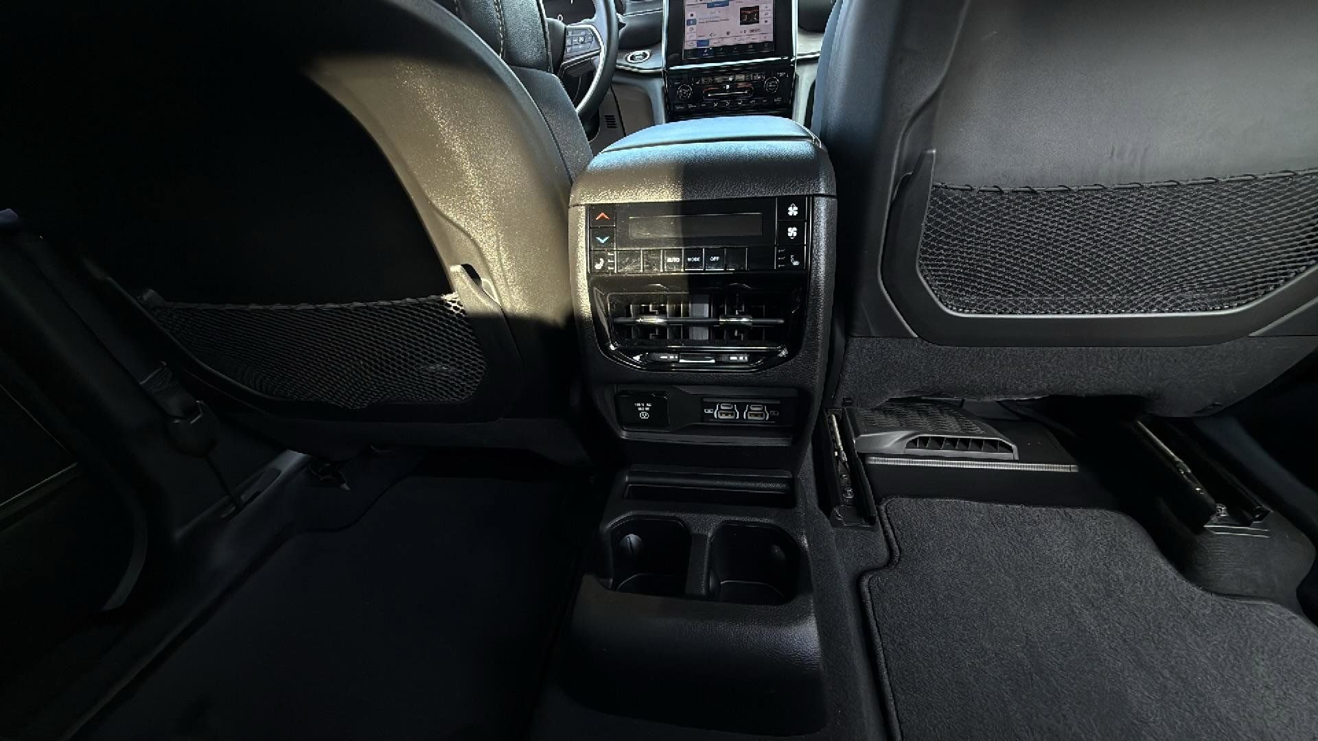 Used 2022 Jeep Grand Cherokee L Limited image 23