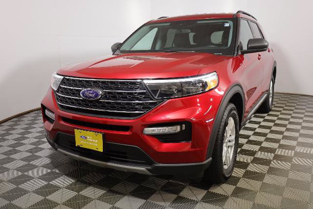 Certified 2024 Ford Explorer XLT w/ Equipment Group 202A AWD/4WD image 3