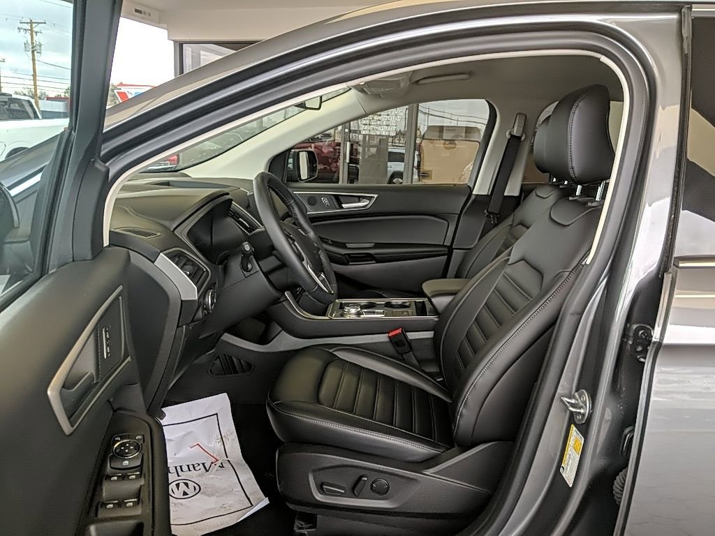 Certified 2024 Ford Edge SEL w/ Convenience Package AWD/4WD image 13