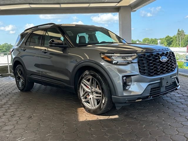 Certified 2025 Ford Explorer ST AWD/4WD image 32