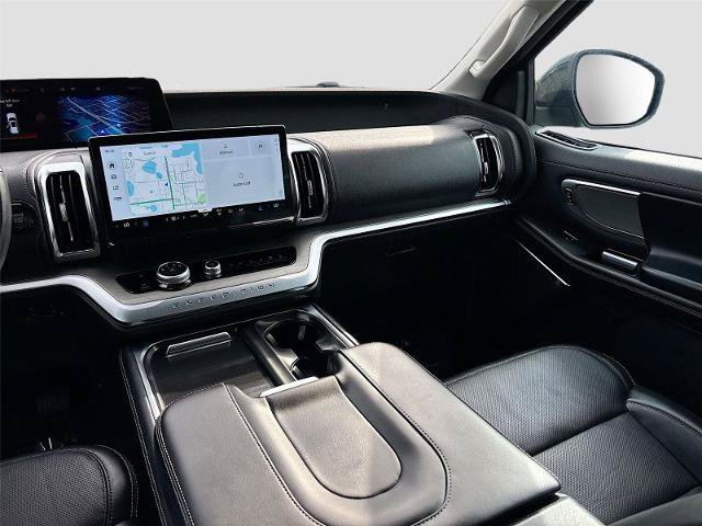 Certified 2025 Ford Expedition Platinum AWD/4WD image 27