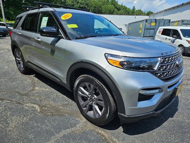 Certified 2023 Ford Explorer XLT w/ Equipment Group 202A AWD/4WD image 3