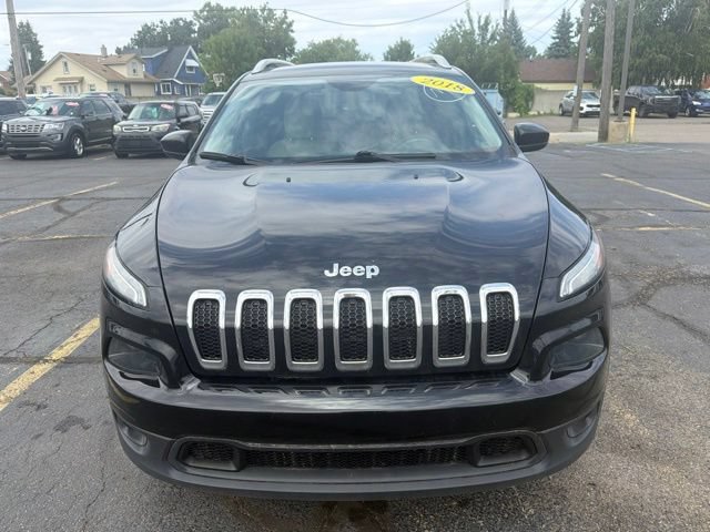 Used 2018 Jeep Cherokee Latitude w/ North All-Season Group AWD/4WD image 2