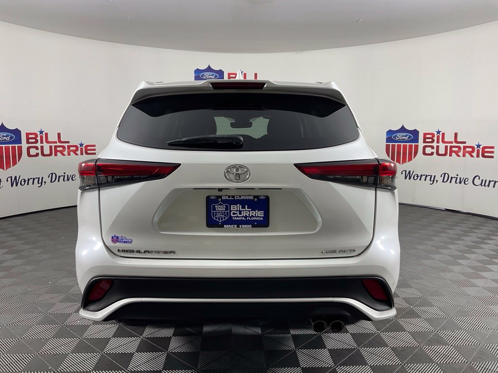 Used 2023 Toyota Highlander XSE AWD/4WD image 4