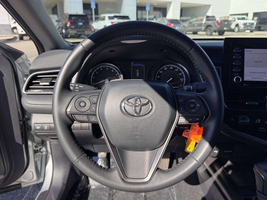 Used 2024 Toyota Camry SE image 21