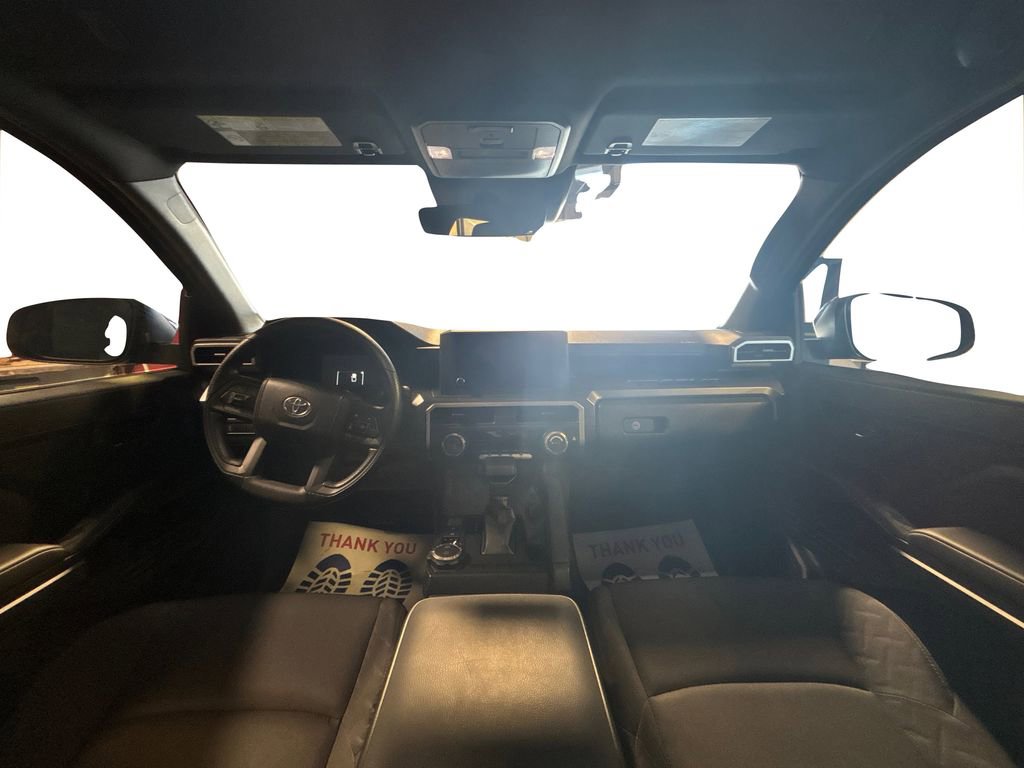 Used 2025 Toyota Tacoma SR5 AWD/4WD image 22