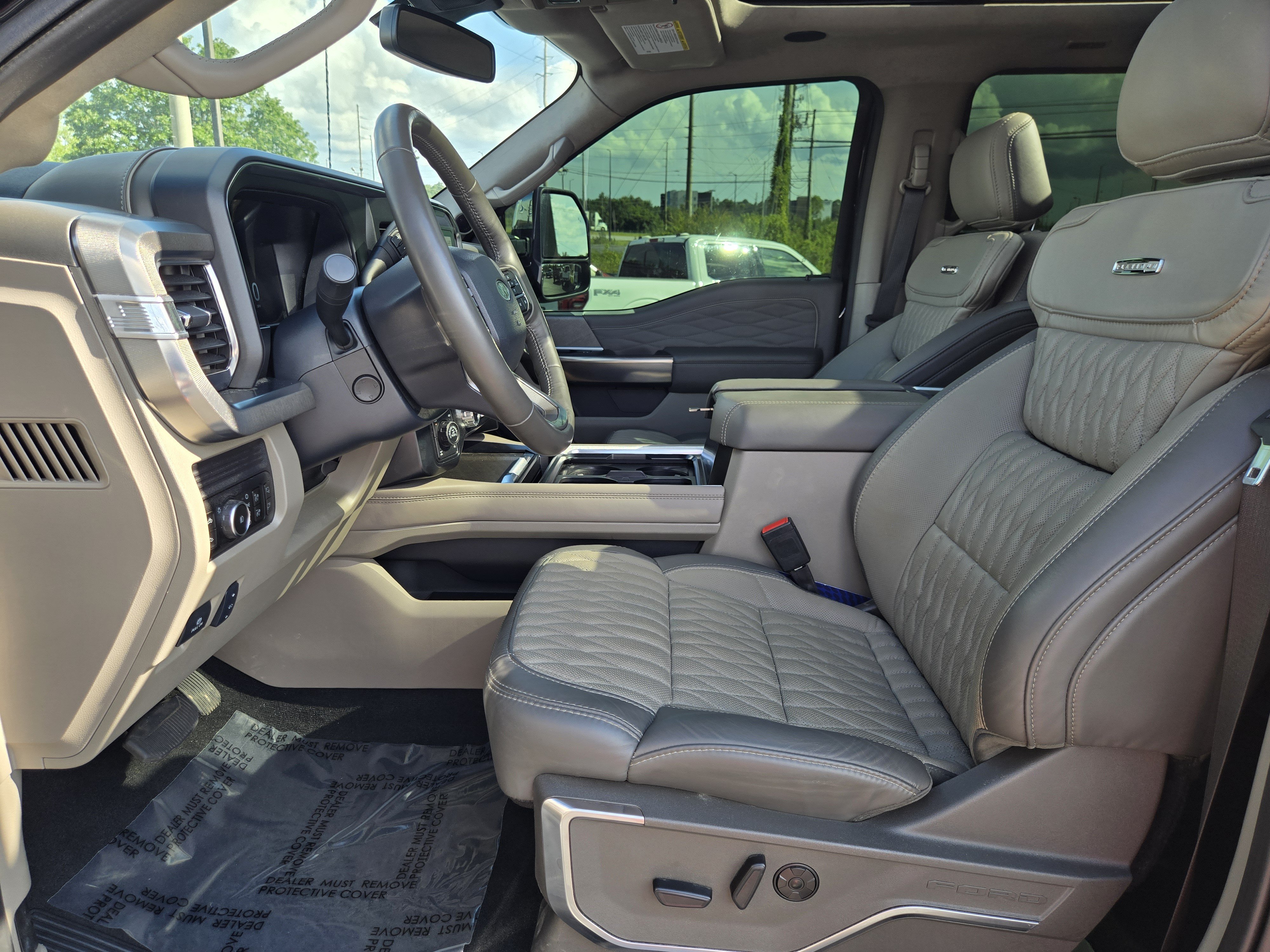 Certified 2025 Ford F350 Platinum w/ Platinum Plus Package AWD/4WD image 22