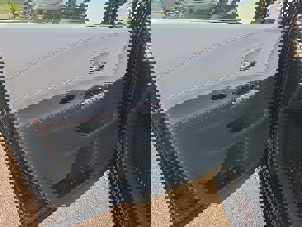 Used 2024 Toyota Sienna XSE image 17