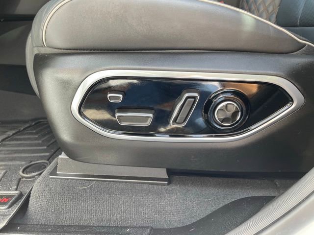 Used 2024 Jeep Grand Cherokee L Summit AWD/4WD image 10
