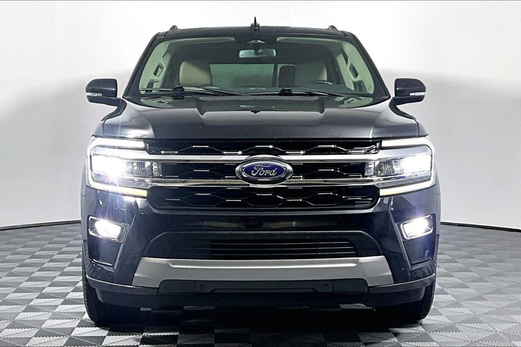 Certified 2024 Ford Expedition Limited RWD image 3
