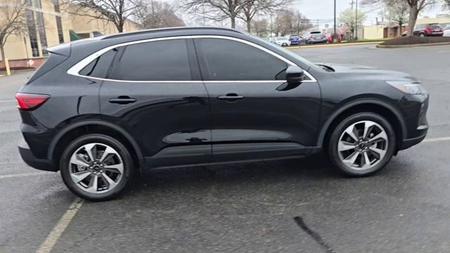 Certified 2024 Ford Escape Platinum image 2