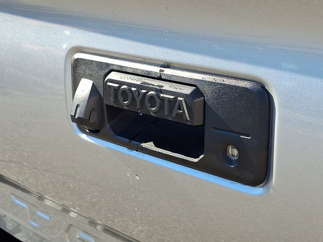 Used 2022 Toyota Tacoma SR w/ SR Convenience Package AWD/4WD image 16