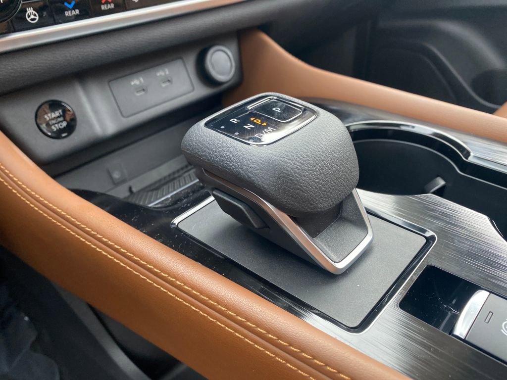 Used 2024 Nissan Rogue Platinum w/ Platinum Premium Package image 31