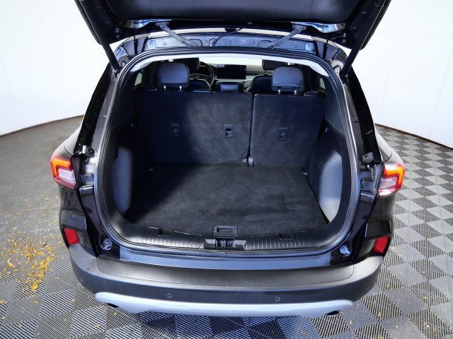 Certified 2025 Ford Escape Platinum AWD/4WD image 9