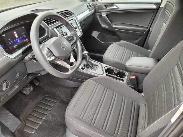 Used 2022 Volkswagen Tiguan S image 15