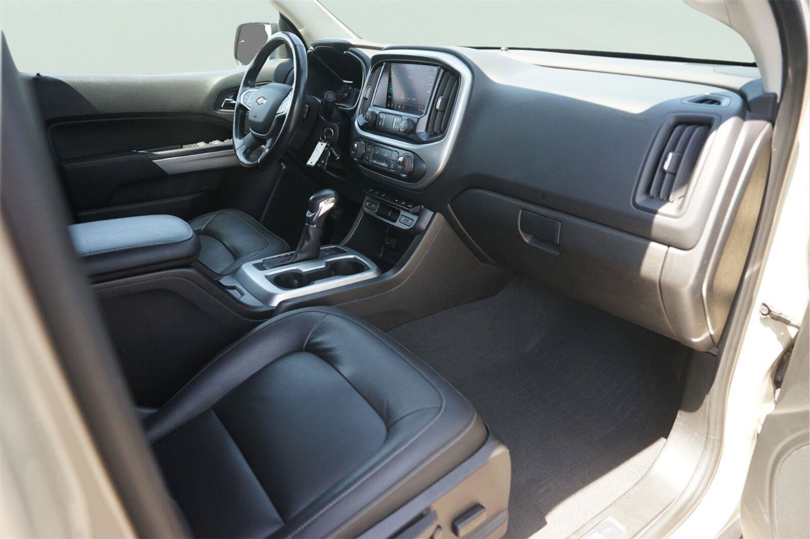 Used 2022 Chevrolet Colorado ZR2 w/ ZR2 Dusk Special Edition AWD/4WD image 17