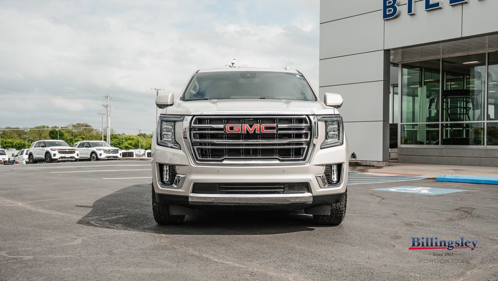 Used 2023 GMC Yukon XL SLT AWD/4WD image 3