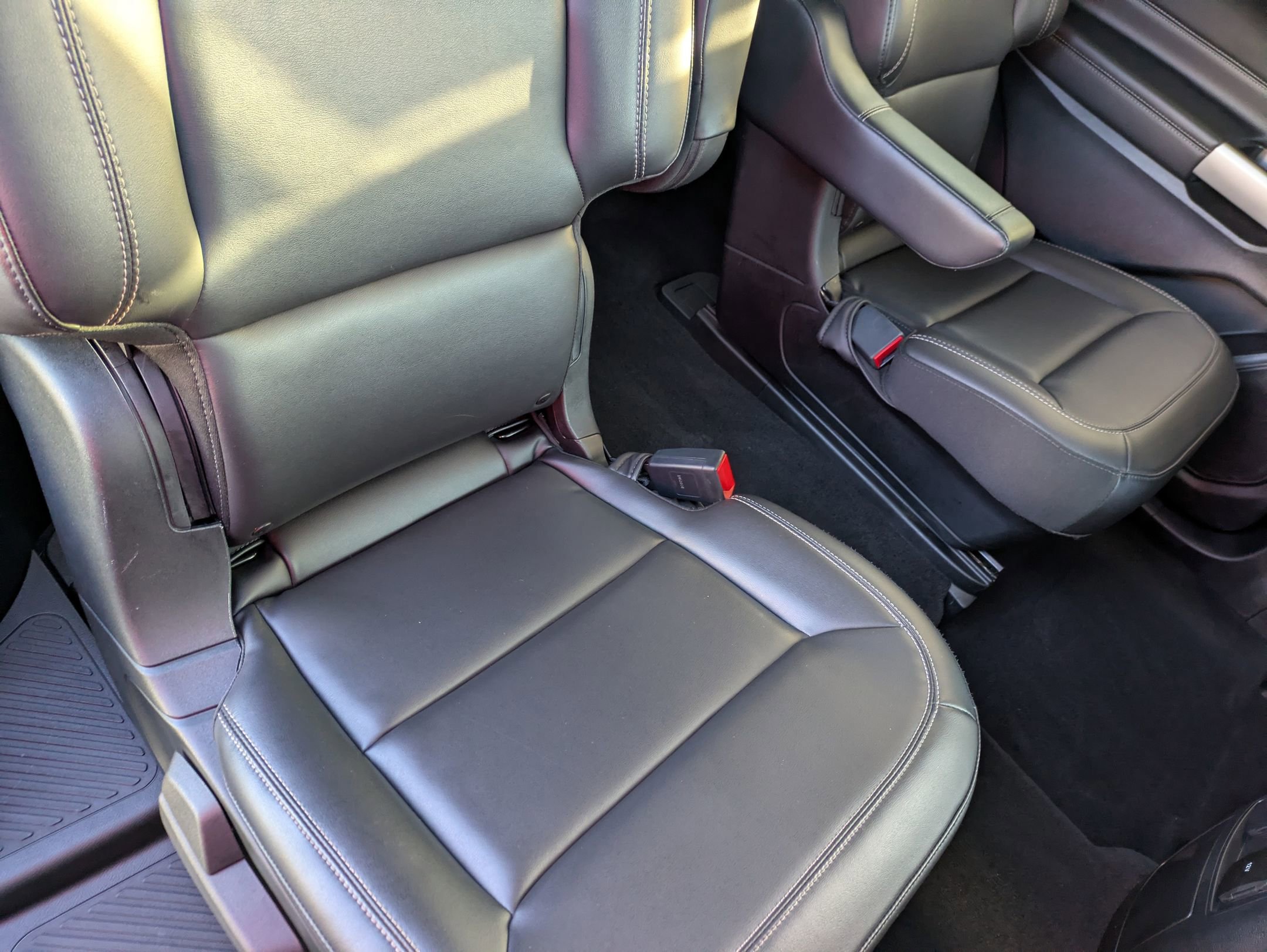 Certified 2022 Ford Explorer XLT w/ Equipment Group 202A image 36