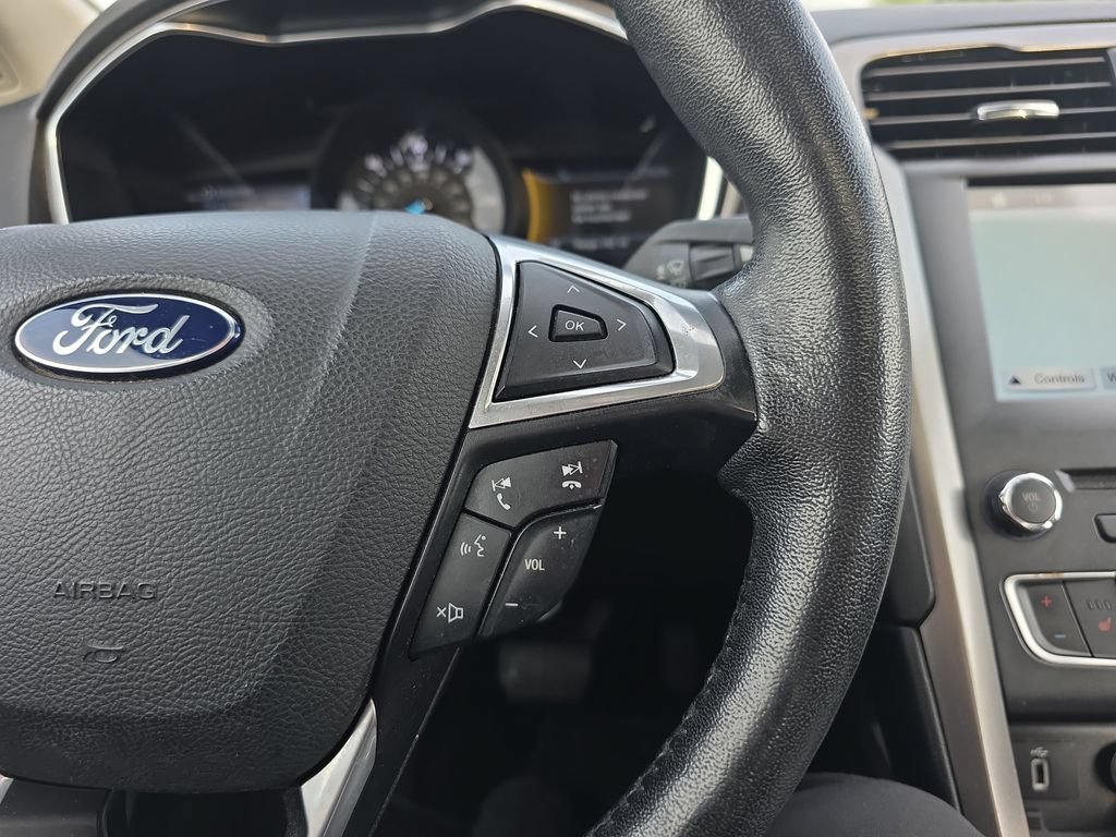 Certified 2017 Ford Fusion Energi SE FWD image 29