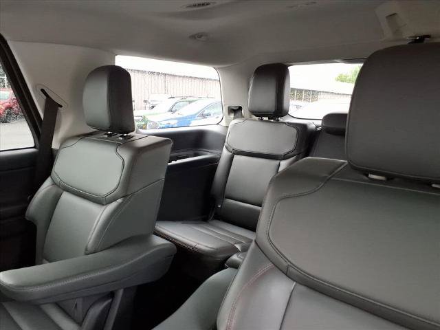 Certified 2025 Ford Expedition Active AWD/4WD image 11