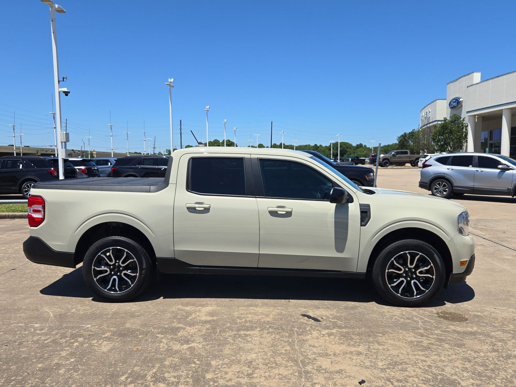 Certified 2024 Ford Maverick Lariat w/ 4K Tow Package AWD/4WD image 2