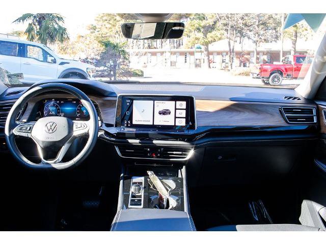 Used 2024 Volkswagen Atlas SE image 13