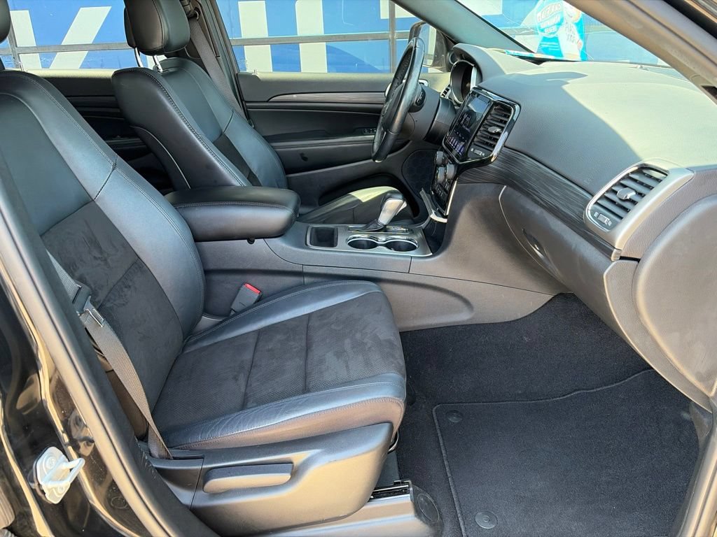 Used 2020 Jeep Grand Cherokee Altitude RWD image 12