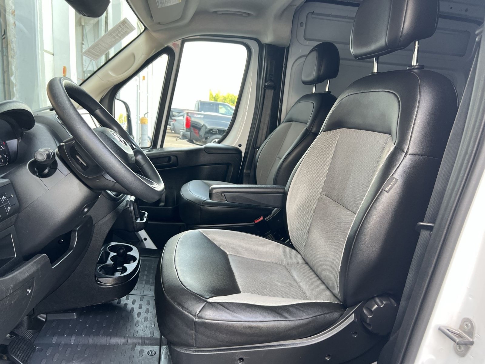 Used 2023 RAM ProMaster 2500 FWD image 21