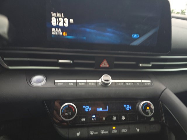 Used 2023 Hyundai Elantra SEL w/ Convenience Package FWD image 12