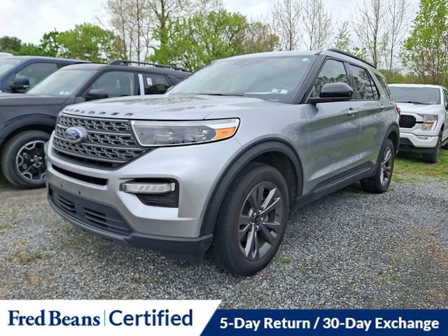 Certified 2022 Ford Explorer XLT w/ Equipment Group 202A AWD/4WD image 3