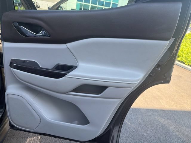 Used 2018 GMC Acadia SLT w/ LPO, Floor Liner Package AWD/4WD image 21