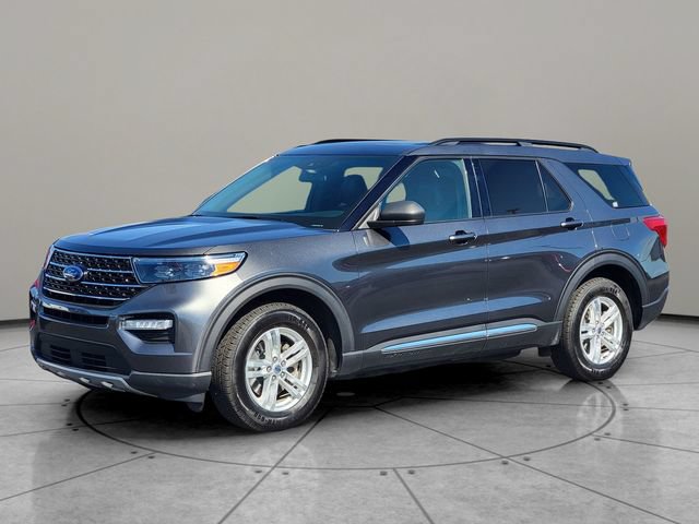 Certified 2020 Ford Explorer XLT w/ Equipment Group 202A AWD/4WD image 3