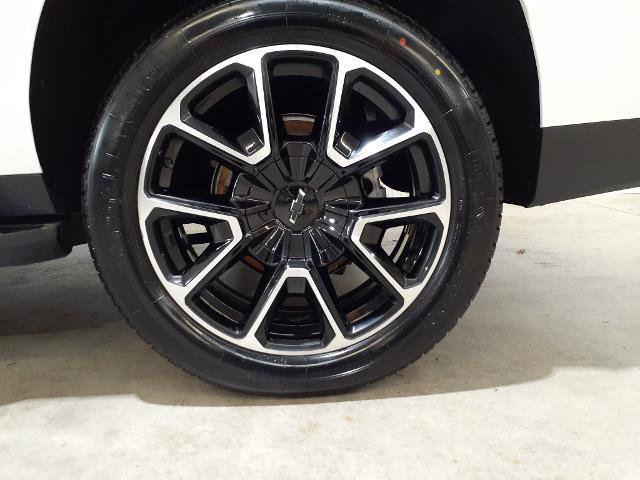 Used 2023 Chevrolet Suburban RST w/ Luxury Package AWD/4WD image 15