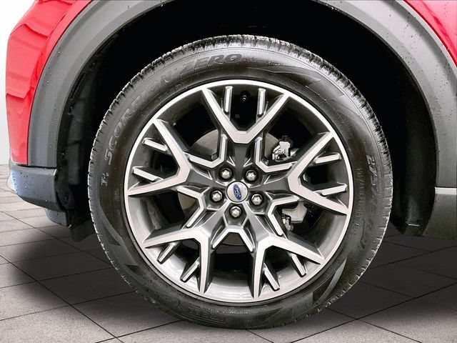 Certified 2025 Ford Explorer Platinum w/ Ultimate Package AWD/4WD image 8