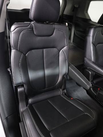 Used 2023 Jeep Grand Cherokee L Limited w/ Black Appearance Package AWD/4WD image 11