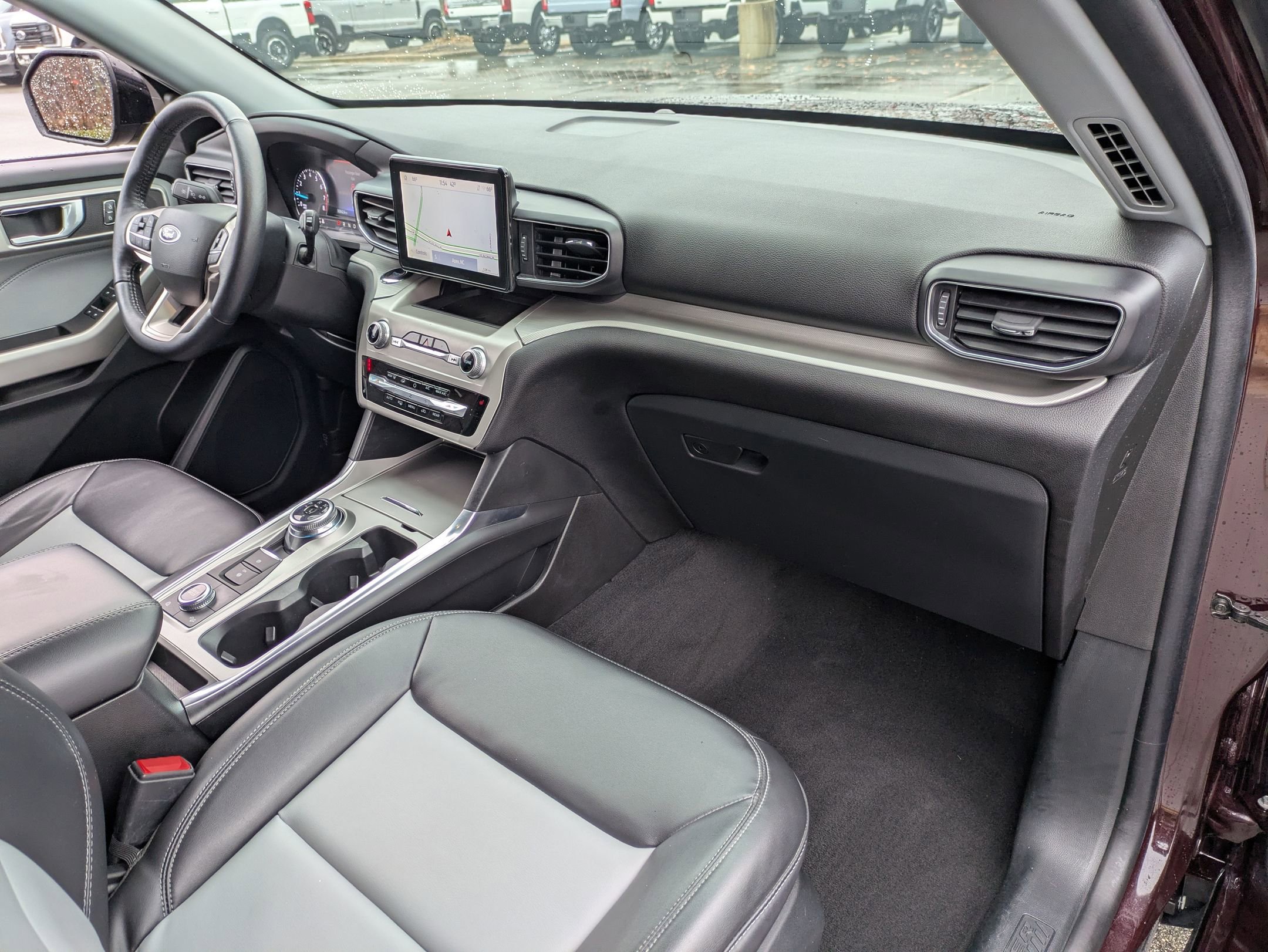 Certified 2022 Ford Explorer XLT w/ Equipment Group 202A image 40