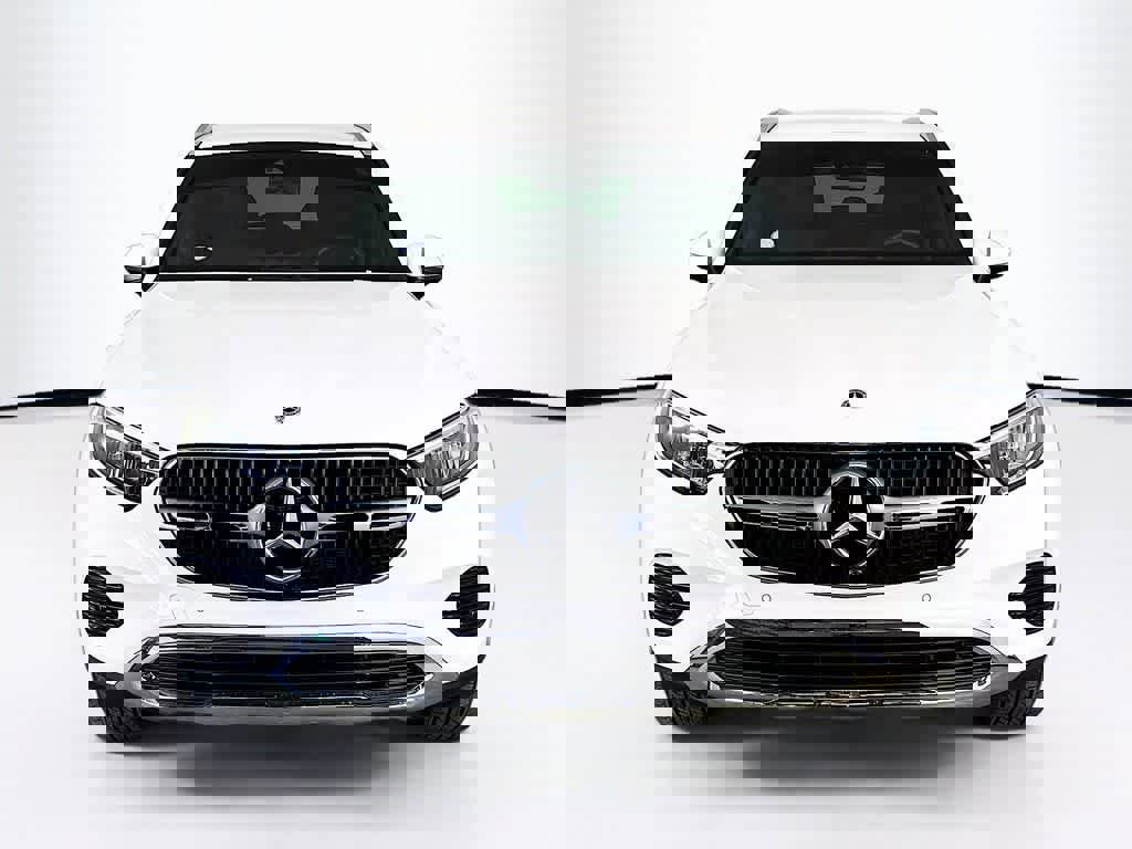 Used 2024 Mercedes-Benz GLC 300 4MATIC image 8