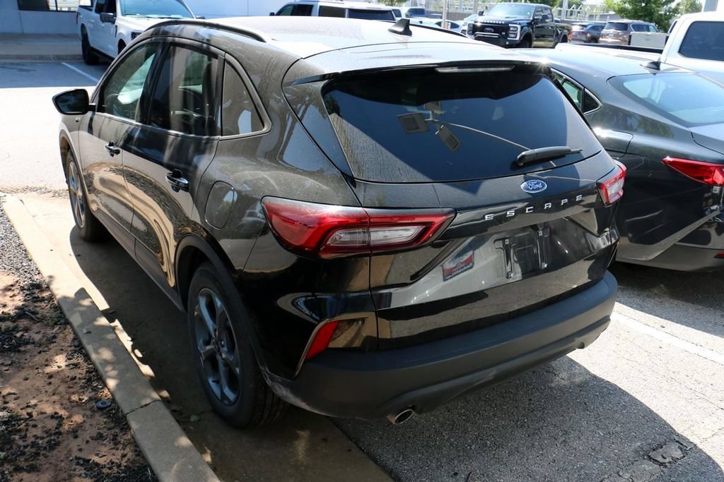 Certified 2025 Ford Escape ST-Line FWD image 9