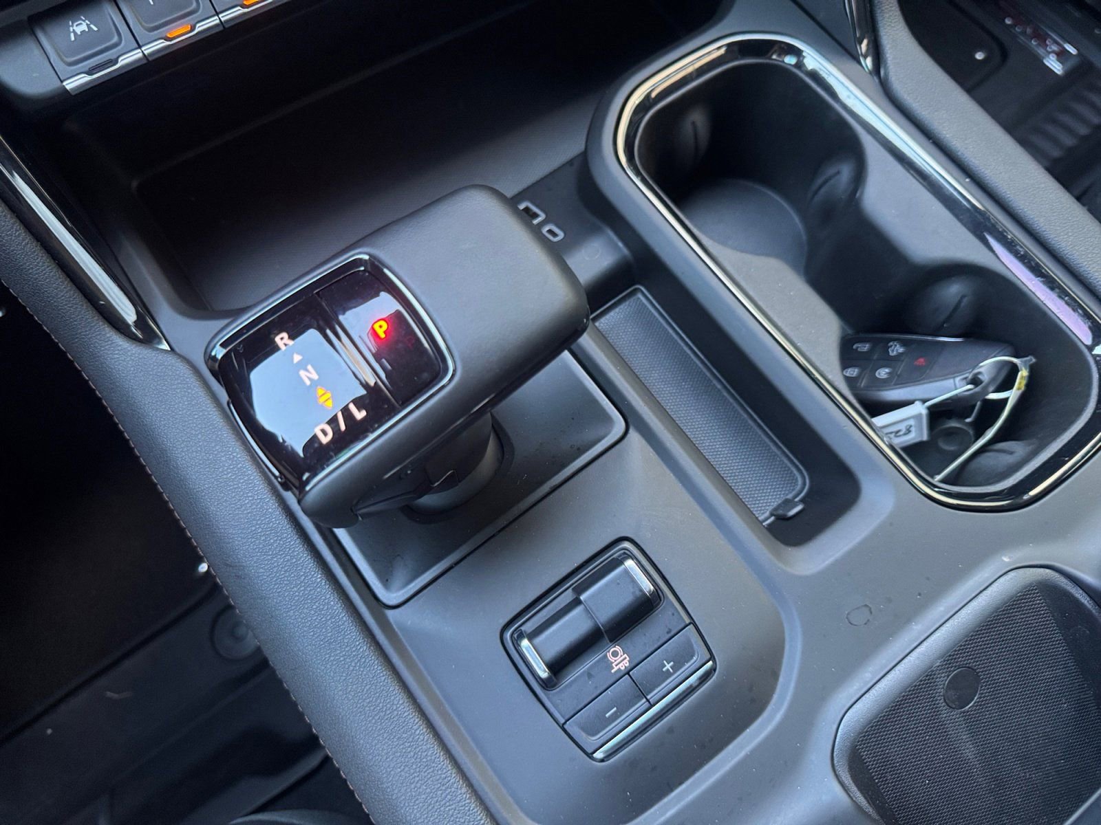 Used 2024 GMC Sierra 1500 AT4 w/ Technology Package image 24