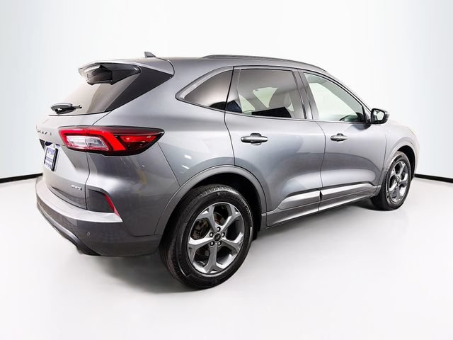 Certified 2023 Ford Escape ST-Line w/ Tech Pack #1 AWD/4WD image 9