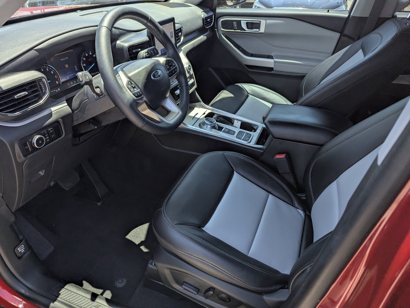 Certified 2023 Ford Explorer XLT w/ Equipment Group 202A RWD image 10