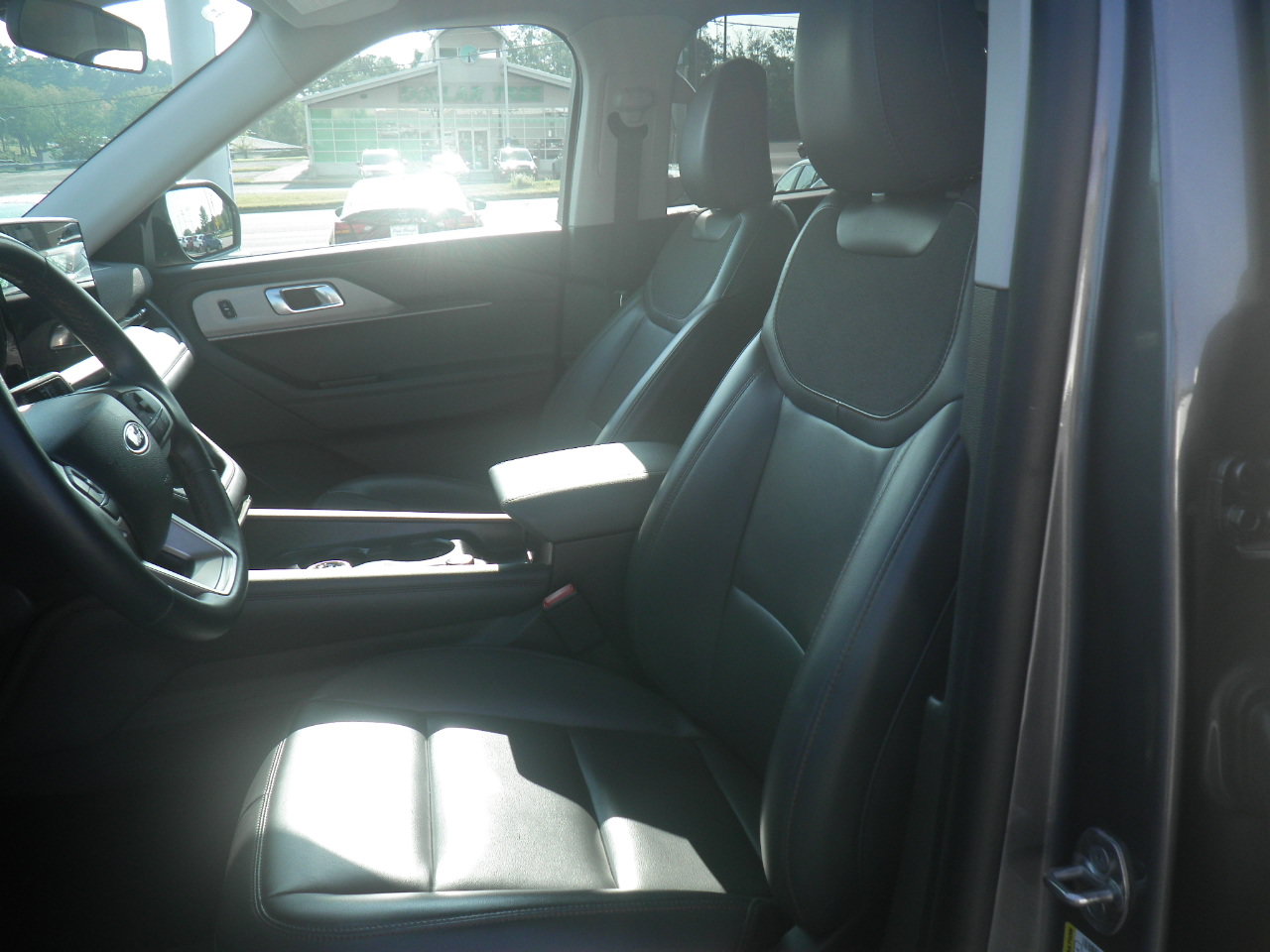 Certified 2025 Ford Explorer Active w/ Active Comfort Package AWD/4WD image 14