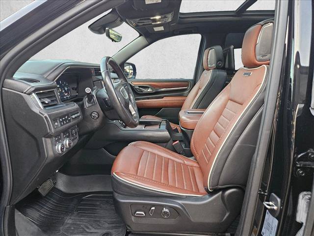 Used 2023 GMC Yukon Denali Ultimate w/ LPO, Floor Liner Package AWD/4WD image 13