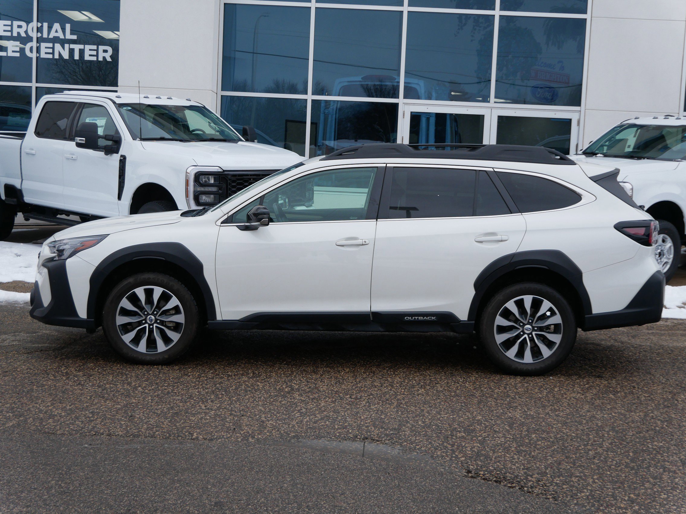 Used 2023 Subaru Outback Limited AWD/4WD image 2