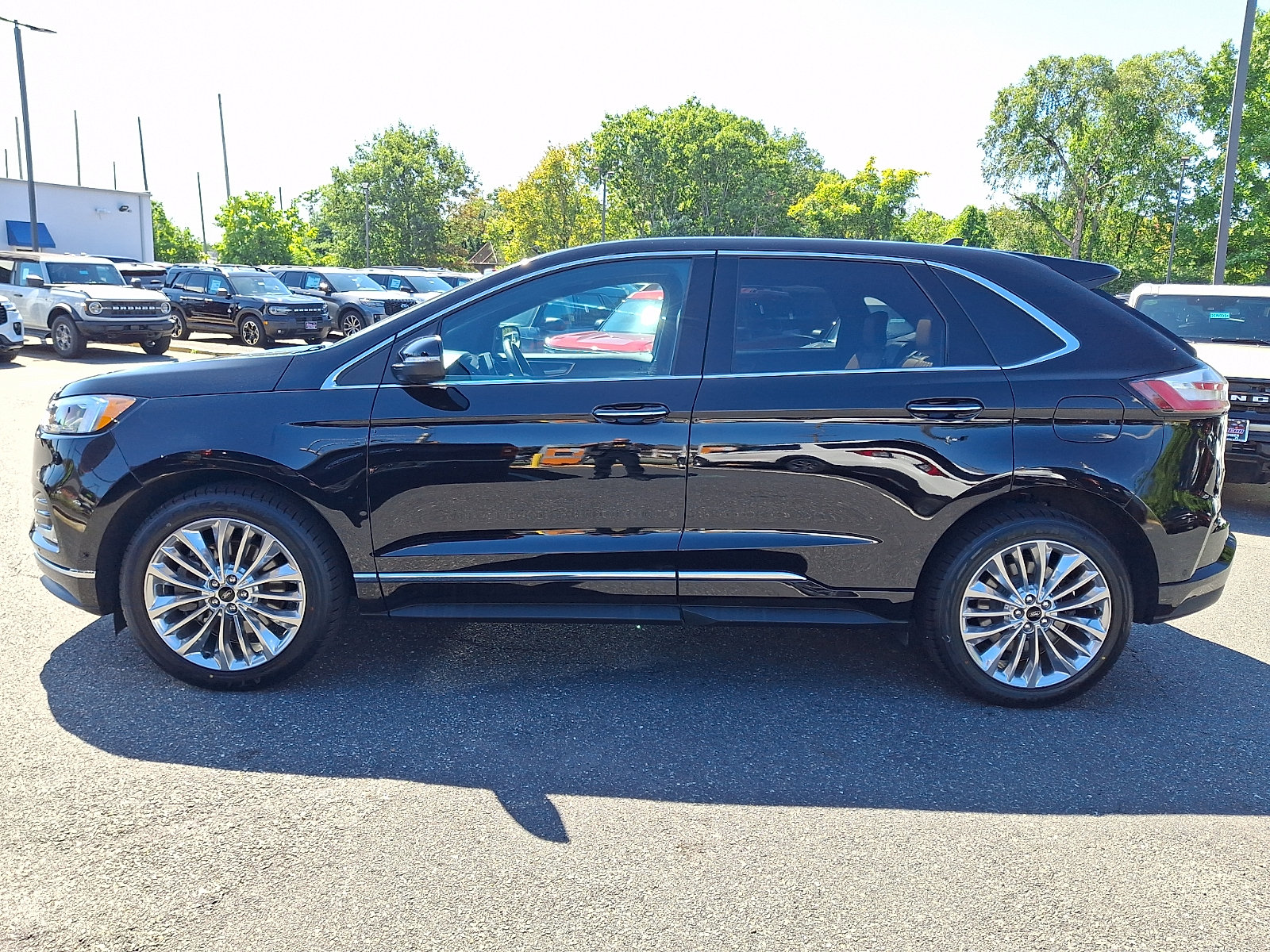 Certified 2024 Ford Edge Titanium w/ Titanium Elite Package AWD/4WD image 6