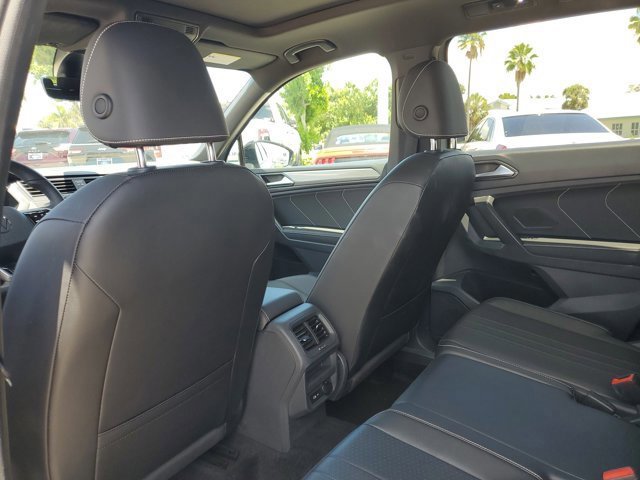 Used 2022 Volkswagen Tiguan SE R-Line image 15