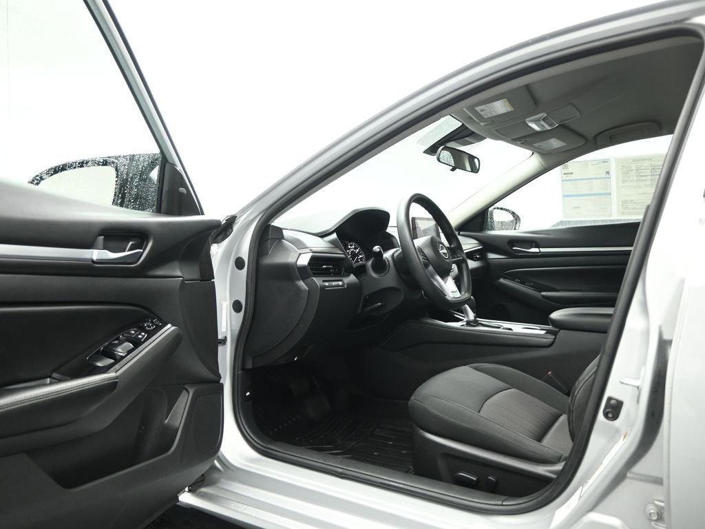 Used 2023 Nissan Altima 2.5 SV image 34