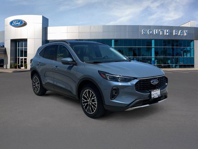 Certified 2025 Ford Escape SE w/ PHEV Premium Package FWD image 7