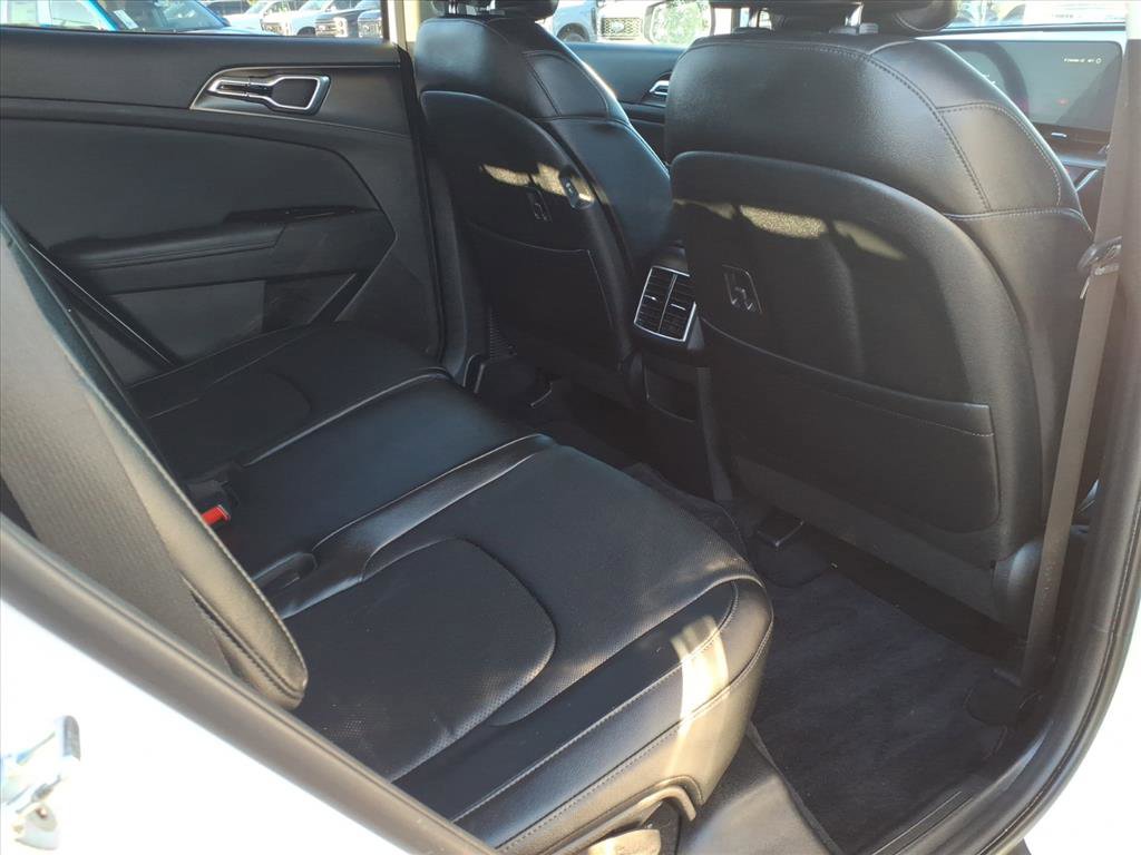 Used 2023 Kia Sportage EX image 13